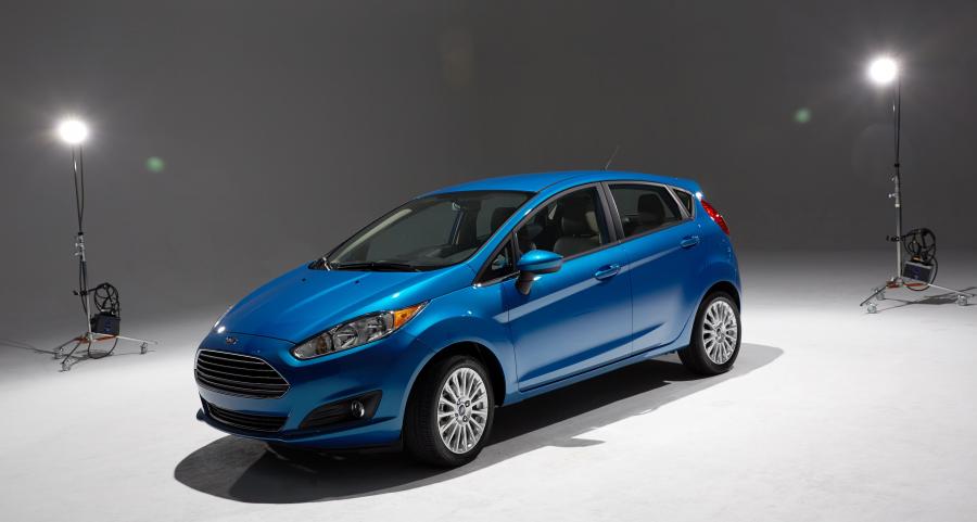  Ford Fiesta 5-Door 2014 года  (US) (фото 22 из 122)